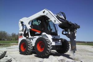 vind/inchiriez  miniincarcator BOBCAT S300