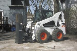 vind/inchiriez  miniincarcator BOBCAT S300