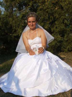 vand rochie mireasa