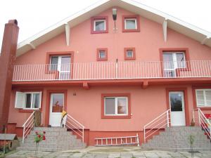 INCHIRIERE CASA