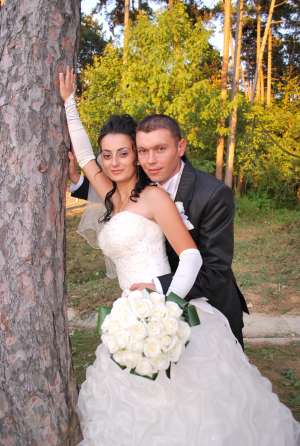 vand rochie de mireasa model deosebit