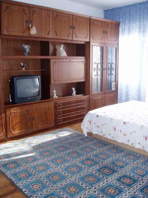 Ofer in chirie apartament la cheie cu 2 camere(confort 1, etaj 2/4) pe sezonul estival in Mangalia