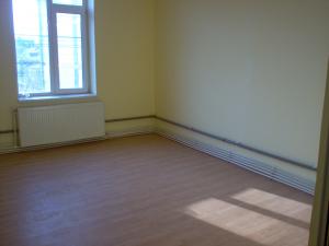 Inchiriez Apartament pretabil birouri/cabinete