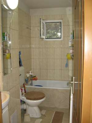 Vanda apartament 2 camere cuza voda Urgent !!