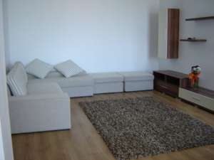 inchiriez apartament cu 3 camere