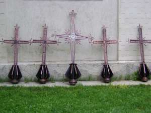 confectii fier forjat,     grilaje morminte,     cruci turnuri biserica