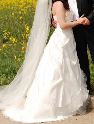 vand rochie de mireasa cu trena