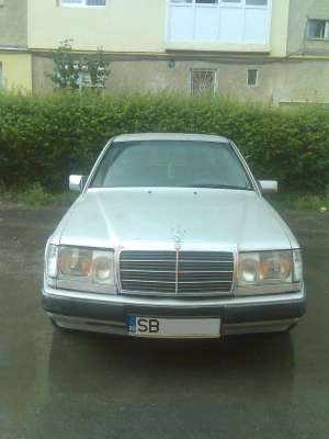 Vand Mercedes E 250 diesel Pret 1900 EURO