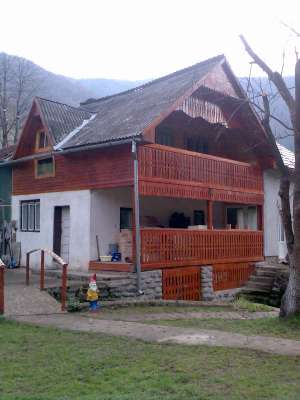 inchiriez cabana in marisel col.