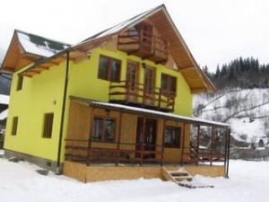 PROPRIETATE LA MUNTE