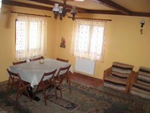 PROPRIETATE LA MUNTE