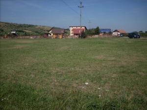 Vand teren intravilan la intrarea in Bran