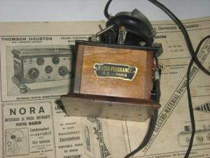 ceas avion,  ceas mana,  radio cristal,  magnetofon,  telefon disc