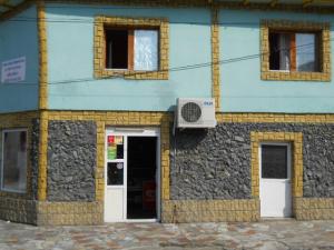 Vand casa cu activitati comerciale PRET CRIZA!