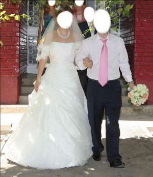 Vand rochie mireasa La Sposa