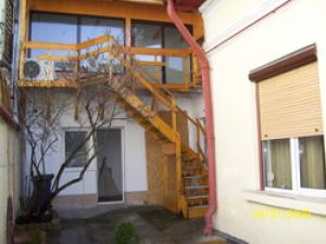 Imobil complet langa hotel Parc