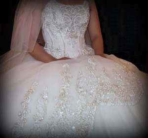Vand rochita de mireasa!