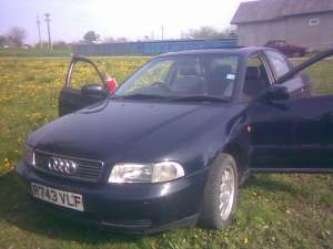 vand audi a4 cu volan pe dreapta