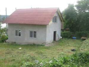 VAND CASA IN LOC.HIDA
