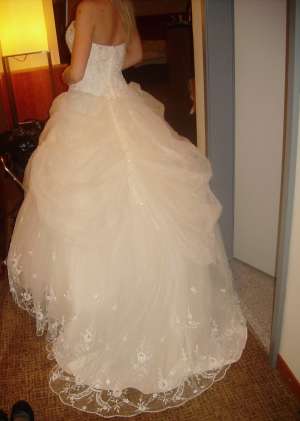Vand rochie de mireasa DEMETRIOS 2795