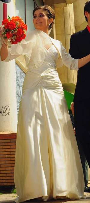 Vand rochie mireasa Andree Salon colectia 2010