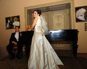 Vand rochie mireasa Andree Salon colectia 2010