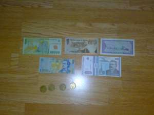 vand 5 bancnote de : 10 mii de lei ,  1 lira malteza ,  10 lei ,  1000 lei  ,  200 lei si 4 monede d