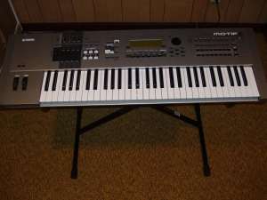 OFERTA!!!VAND ORGA YAMAHA MOTIF 6