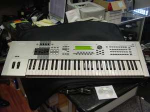 OFERTA!!!VAND ORGA YAMAHA MOTIF 6