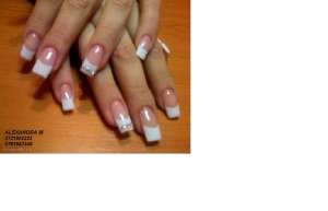 Aplicare unghii false cu gel,    intretinere,    constructie