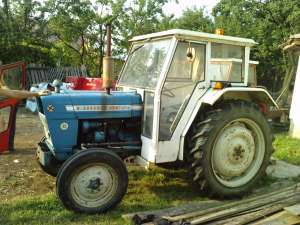 vand tractor ford 3055