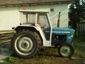 vand tractor ford 3055