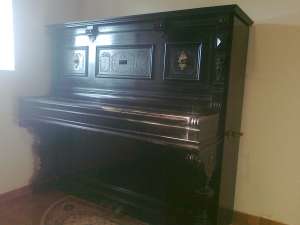 Vand Pianina August Forster