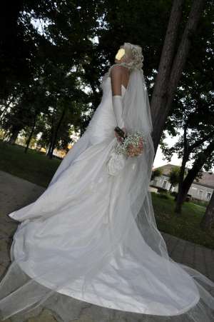 VANZARE  Rochie de mireasa Benjamin Roberts,   colectia Vintage,   stil 1020,   an 2010
