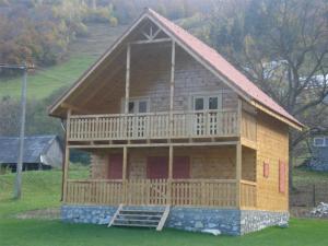 CABANE DIN LEMN(doar 80 eu/mp)