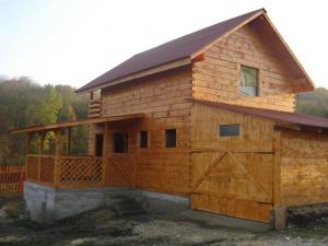CABANE DIN LEMN(doar 80 eu/mp)