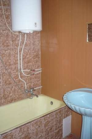 Ofer spre inchiriere garsoniera complet mobilata si utilata