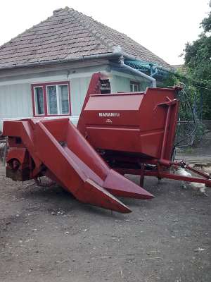 Vand masina cules porumb pe un rand