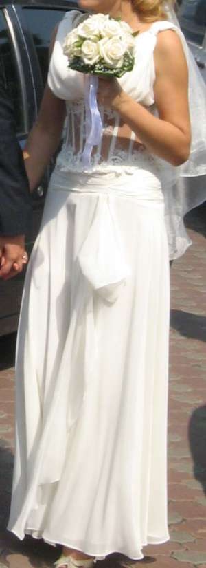 Vand rochie de mireasa Agnes Toma