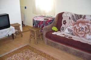 Ofer spre inchiriere garsoniera