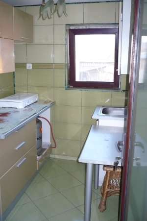 Ofer spre inchiriere garsoniera