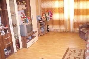 Vand apartament cu 2 camere