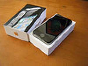 Apple iPhone 4 Quadband 3G HSDPA GPS Unlocked Phone (SIM Free)