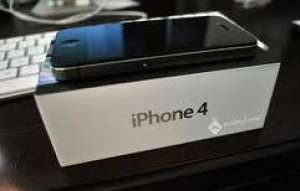 Apple iPhone 4 Quadband 3G HSDPA GPS Unlocked Phone (SIM Free)