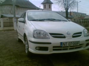 Vind Nissan Almera Tino