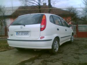 Vind Nissan Almera Tino