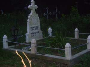 CRUCI MONUMENTE FUNERARE