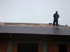 montaj tabla lindab si ferestre velux