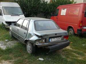 vand dacia nova avariata
