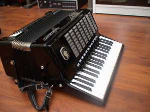 Vand Acordeon Weltmeister Stella 96 basi / schimb cu korg pa800 sau pa2xpro